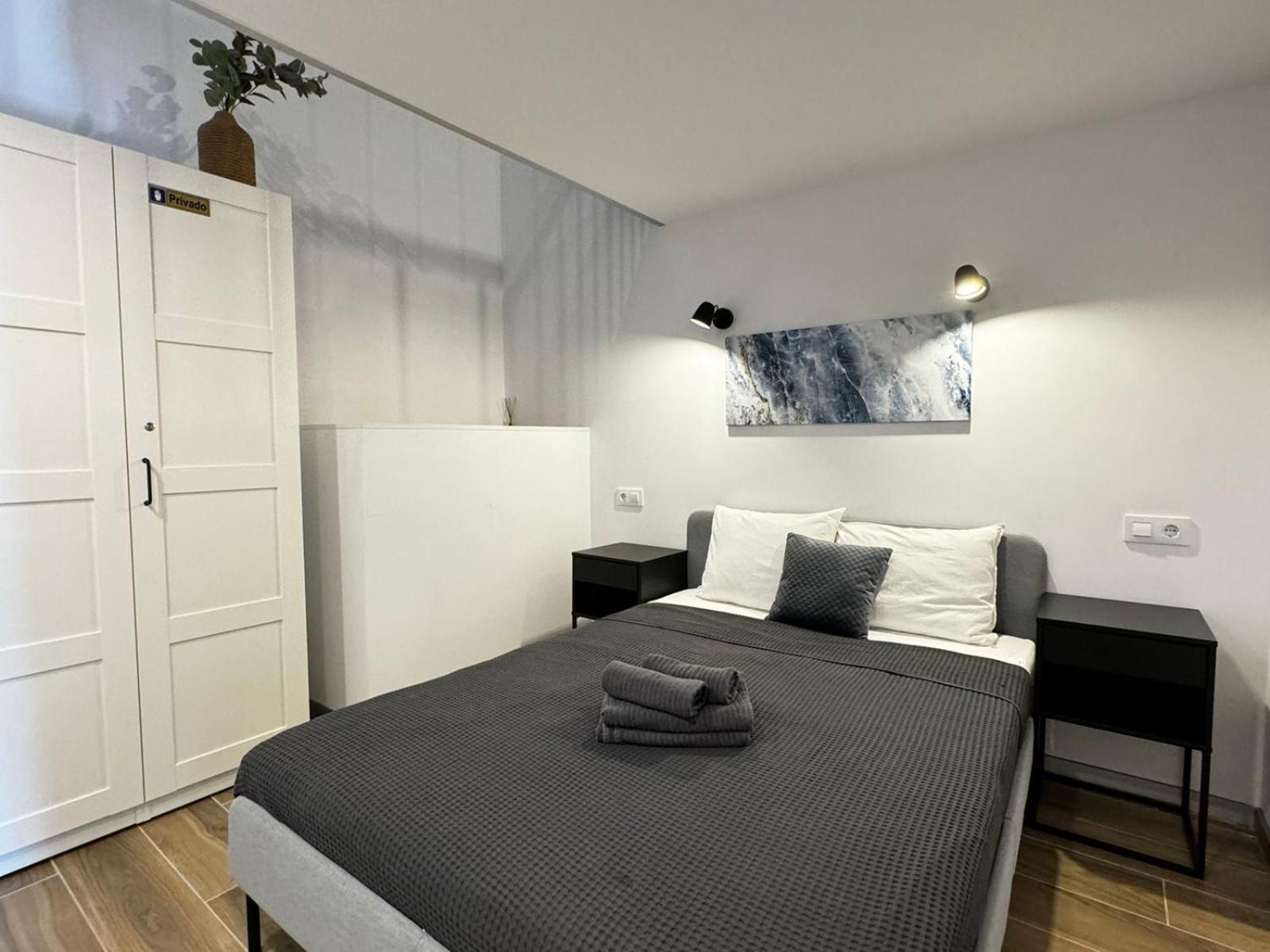 Aparthotel Melia Y Fuster 23C à Valence Extérieur photo